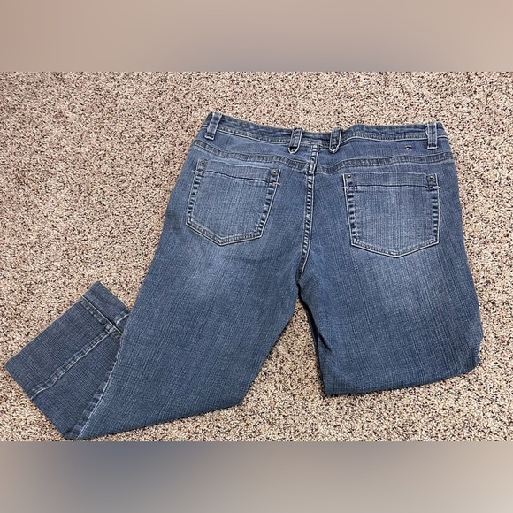 ๐ Tommy Hilfiger Women's Straight Crop Jeans ๐ - Picture 10 of 13